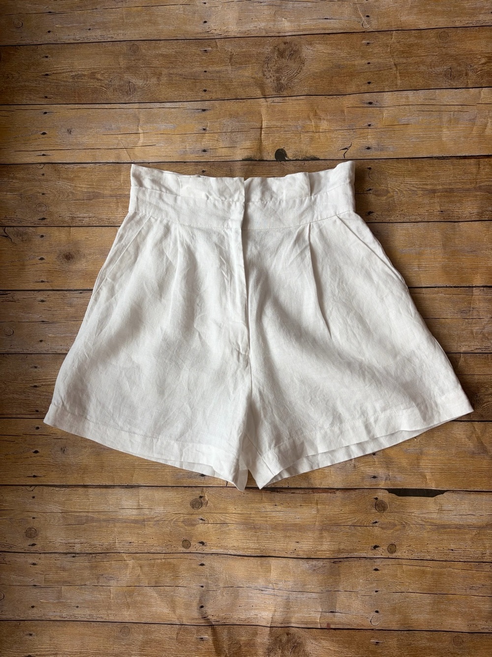 High-Waist White Paperbag Linen Shorts Size 6-EUC - Picture 1 of 7